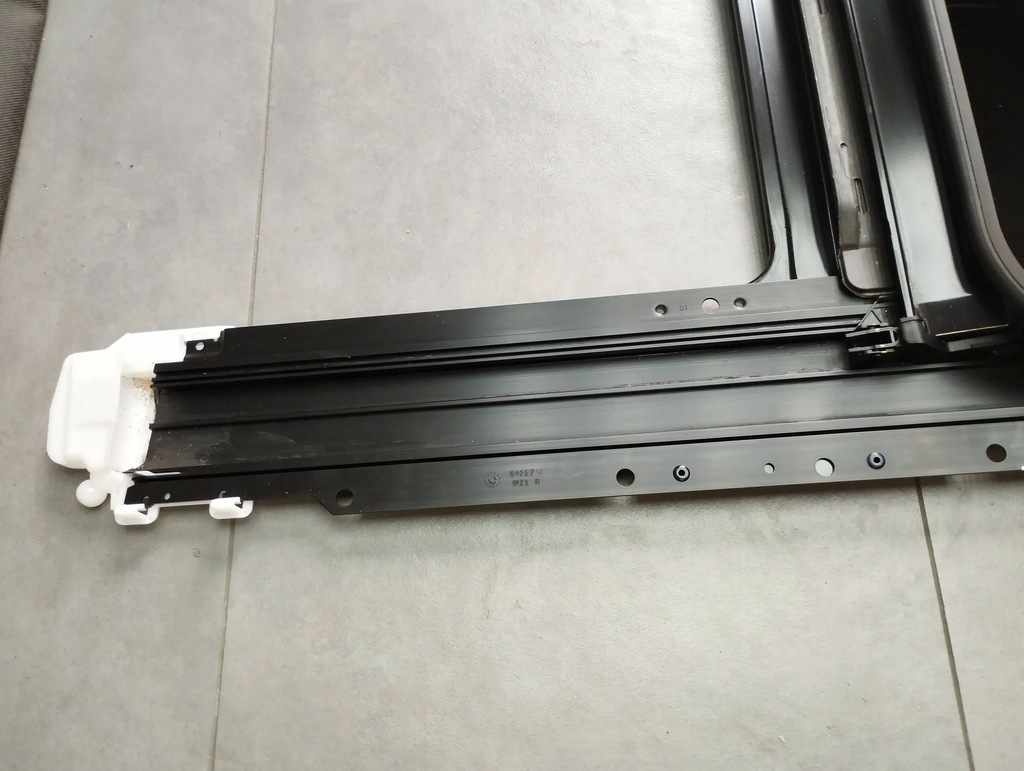 Audi A5 Sportback 8TA Sunroof 8T8877041E Product image