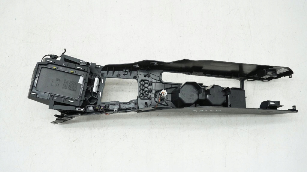 VW Taigo Κεντρική σήραγγα Product image