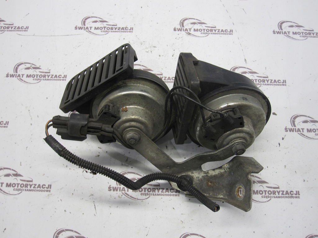 Ford Focus MK3 III 12R Horn Signal A046522 Product image
