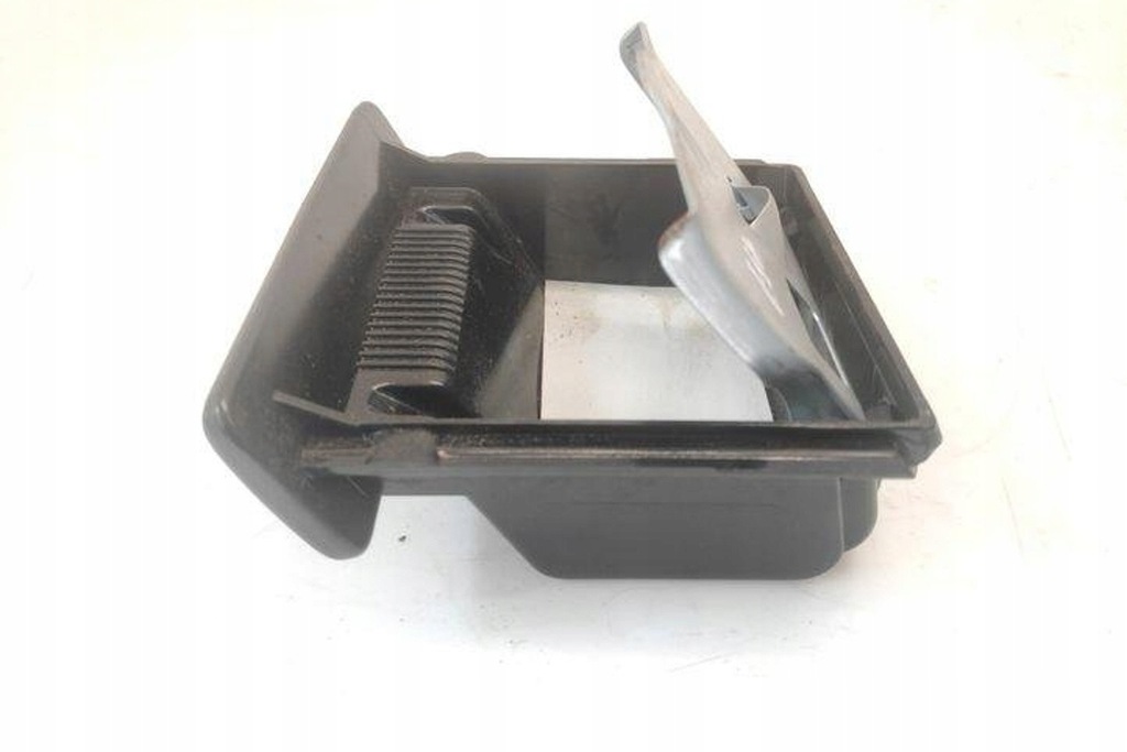 Ashtray Suzuki Ignis (MF) 80G 1.3L Βενζίνη 66kW 2002 Product image