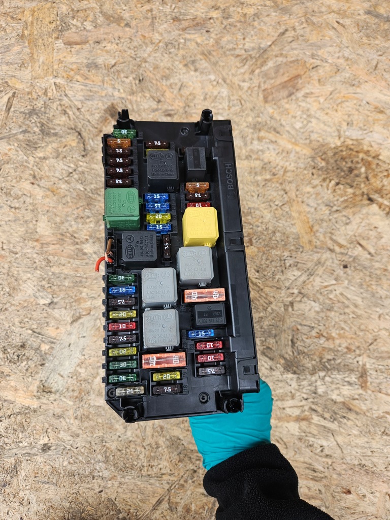 MERCEDES E W212 CONTROL MODULE SAM FUSE BOX A2129006012 Product image