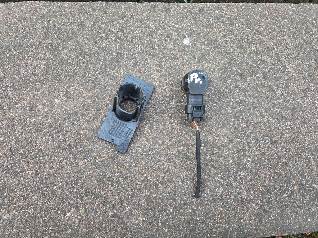 VW Touran Lift PDC Sensor+Δεξιά Baszy Εξωτερική 1T0919297A 1T0919400 10-15 Product image