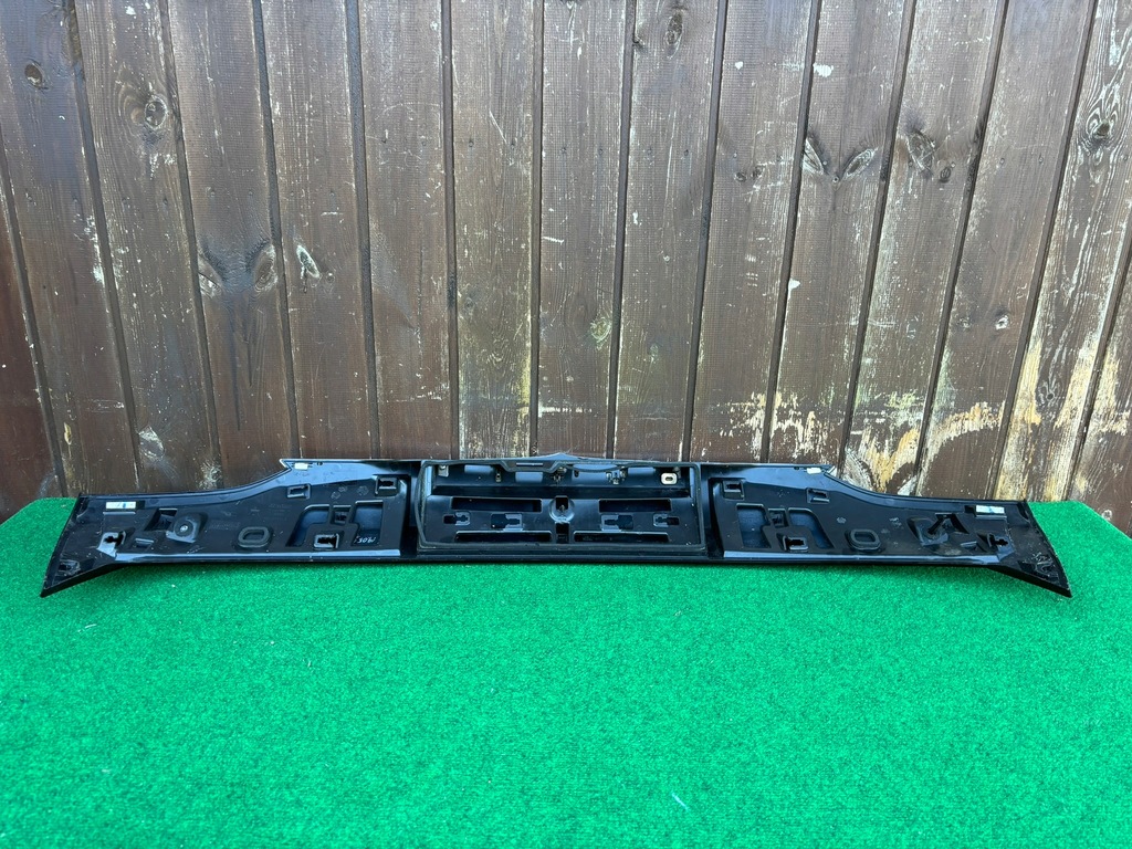 MASERATI LEVANTE ΠΙΣΩ ΣΠΟΙΛΕΡ ΚΟΥΚΟΥΛΑ BLEND Strip 670042733 E642DOK Product image