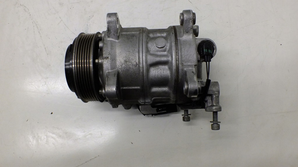 ΣΥΜΠΙΕΣΤΗΣ ΚΛΙΜΑΤΙΣΜΟΥ BMW G11 G30 G31 Product image