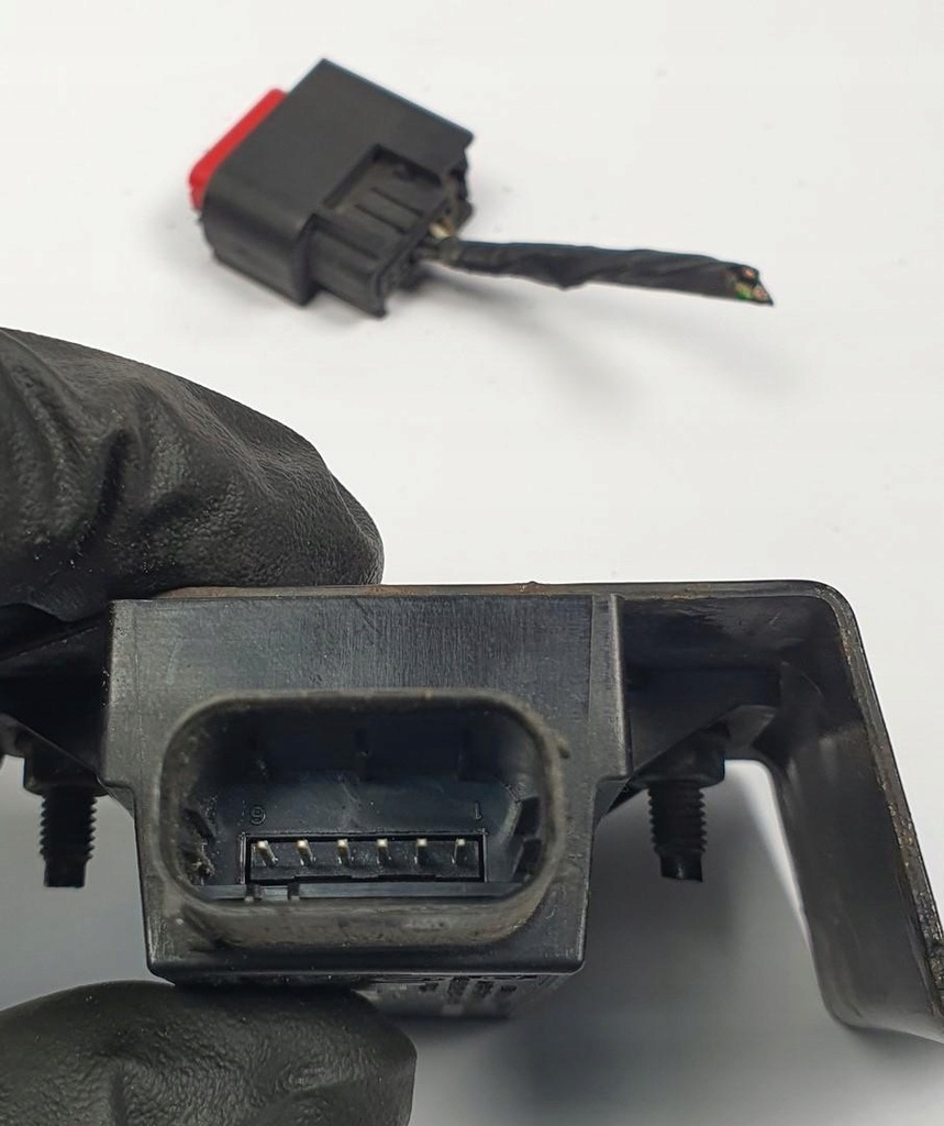 ΑΙΣΘΗΤΗΡΑΣ ΠΙΕΣΗΣ ΕΛΑΣΤΙΚΩΝ CHRYSLER 300C 04602503AB Product image