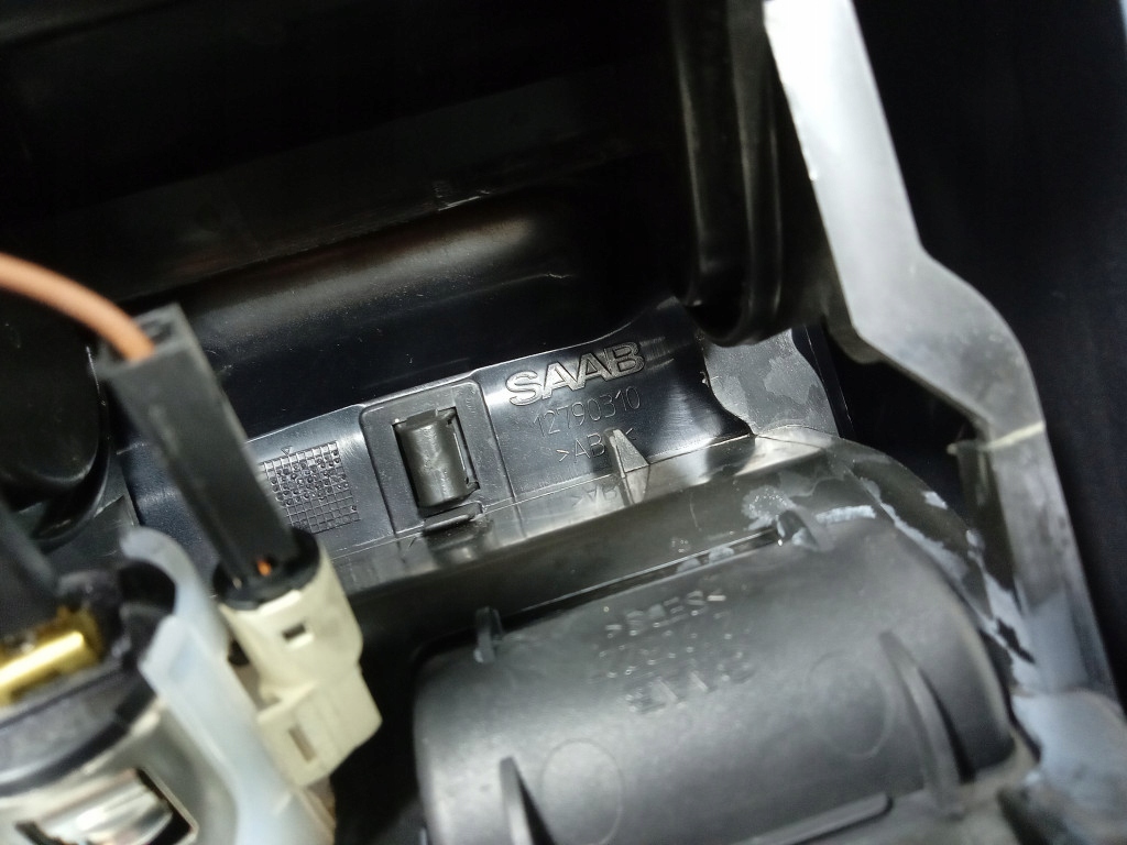 SAAB 9-3 II CENTER TUNNEL ARRMREST 12790310 Product image