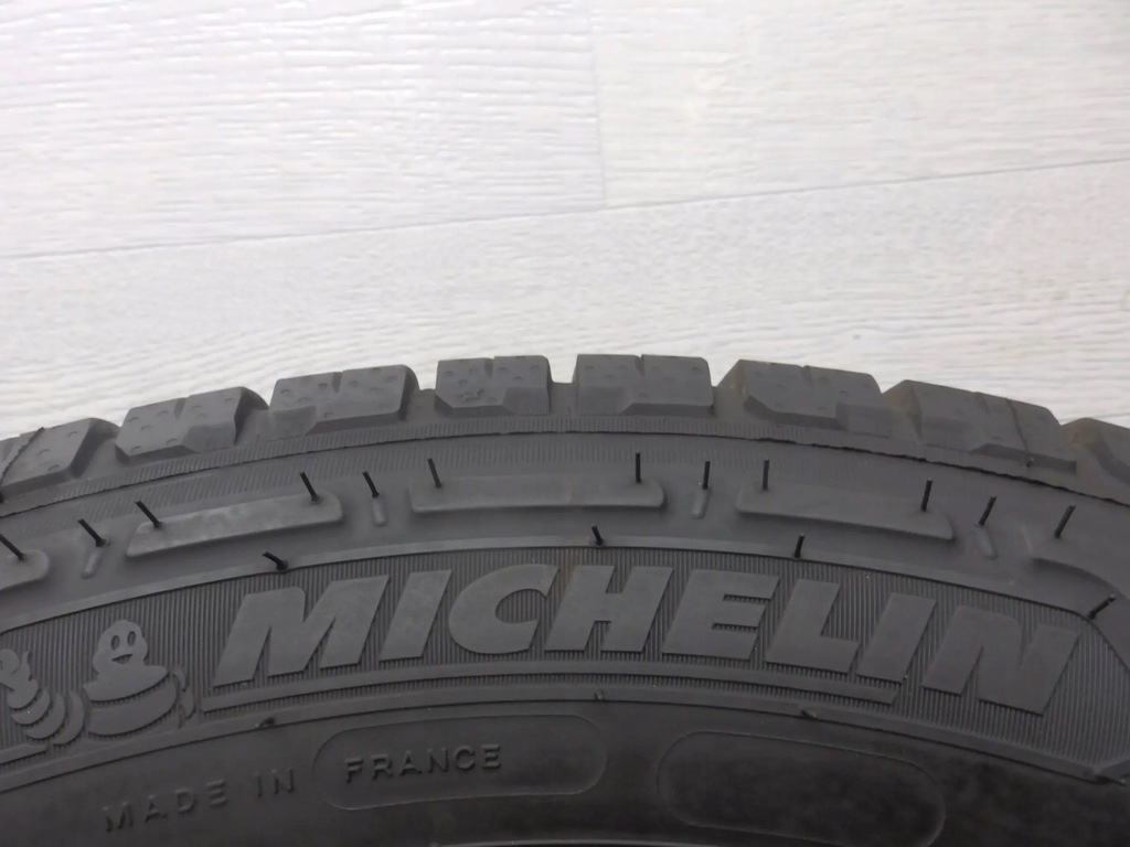 Ελαστικό Michelin Agilis CrossClimate για όλες τις εποχές 215/60/17C 109/107T Product image