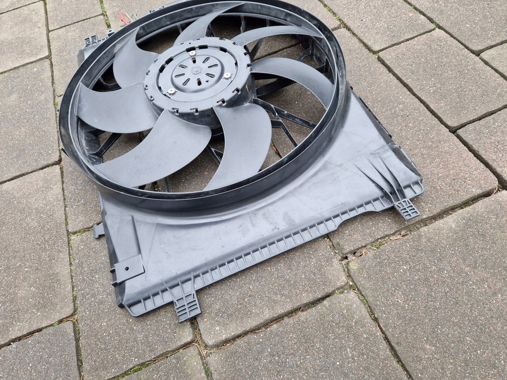 C-Class W204 Άλλες κατοικίες με 600W A204906802 A2045400788 2016 Product image