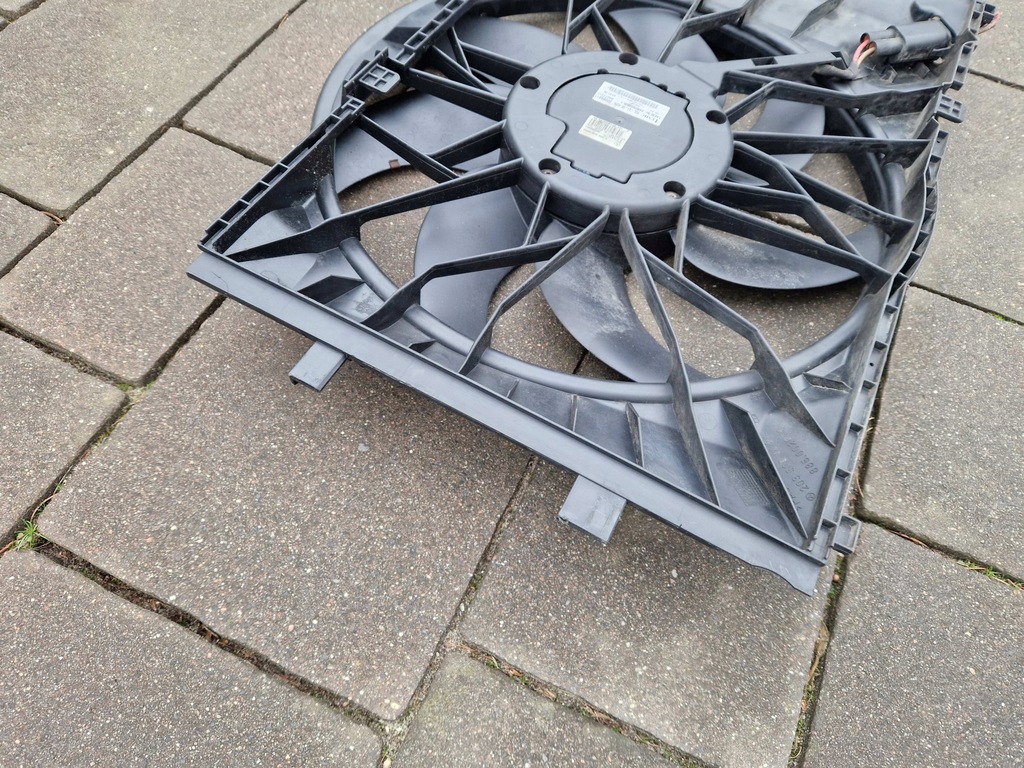 C-Class W203 Άλλες κατοικίες με ανεμιστήρα 400W A2035001593 A2035400688 2006 Product image