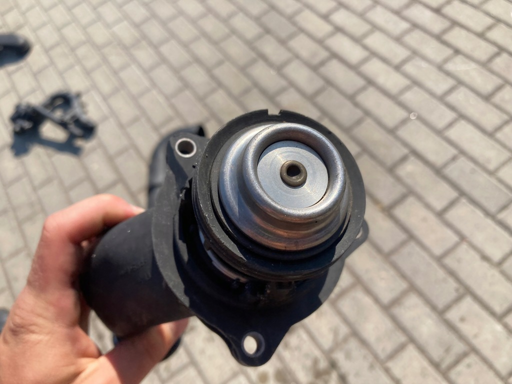 Mercedes Ψύξη θερμοστάτη W221 W166 W218 A2782000815 Σωλήνας κινητήρα Product image
