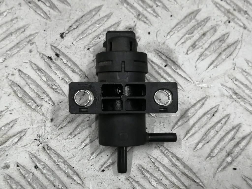VACUUM VALVE RENAULT LAGUNA III 2.0 DCI 8200762162 Product image