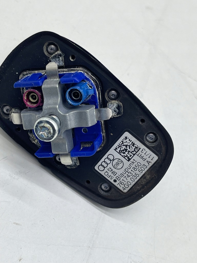 Μονάδα κεραίας οροφής AUDI A4 B8 A5 8T A6 C7 καρχαρίας GPS MAT ΜΑΥΡΟ Product image