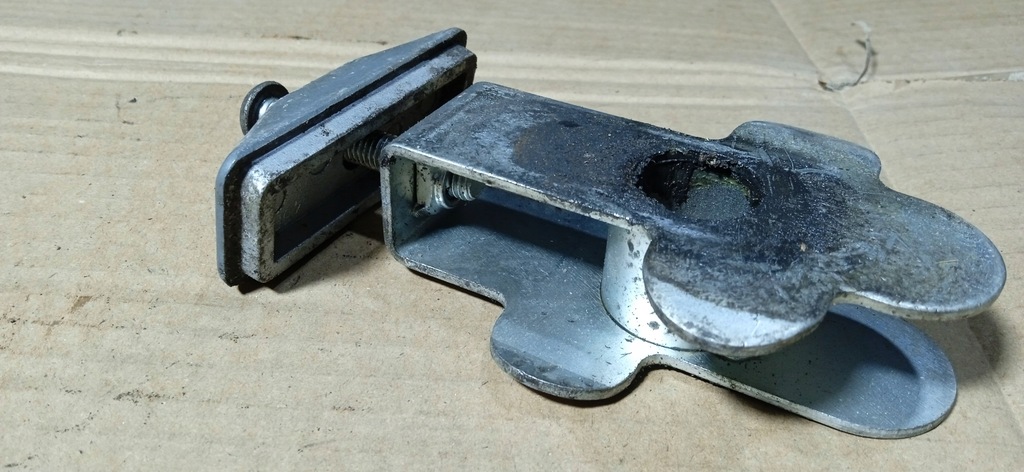 SUZUKI GSF 600 1200 BANDIT TENSIONER CHAIN ​​TENSION ΠΙΣΩ ΤΡΟΧΟΣ Product image