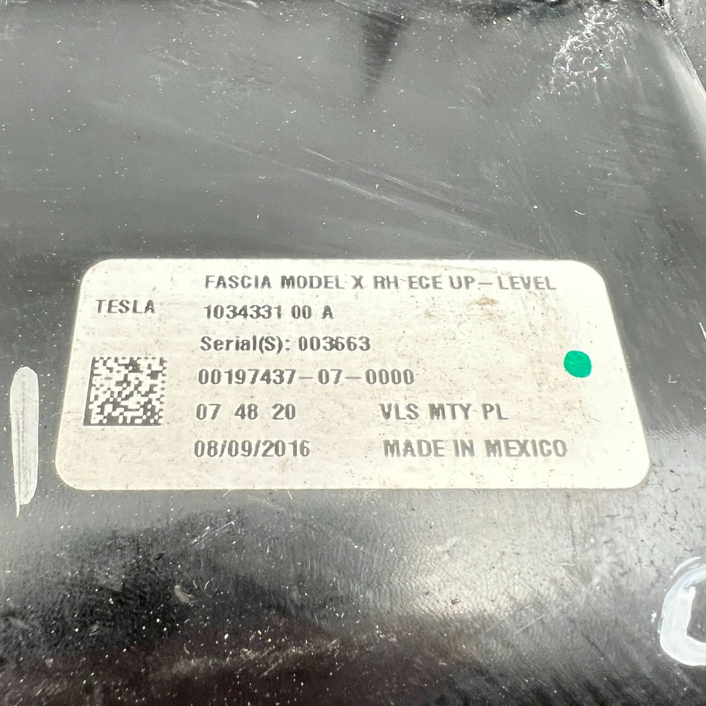 Tesla Model X HALOGEN LED DRL RIGHT 103433100A Product image