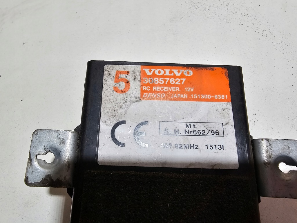 ΣΥΝΑΓΕΡΜΟΣ ΕΛΕΓΧΟΣ ΚΕΝΤΡΙΚΟΥ ΚΛΕΙΔΩΜΑΤΟΣ VOLVO V40 30857627 γνήσιος Product image