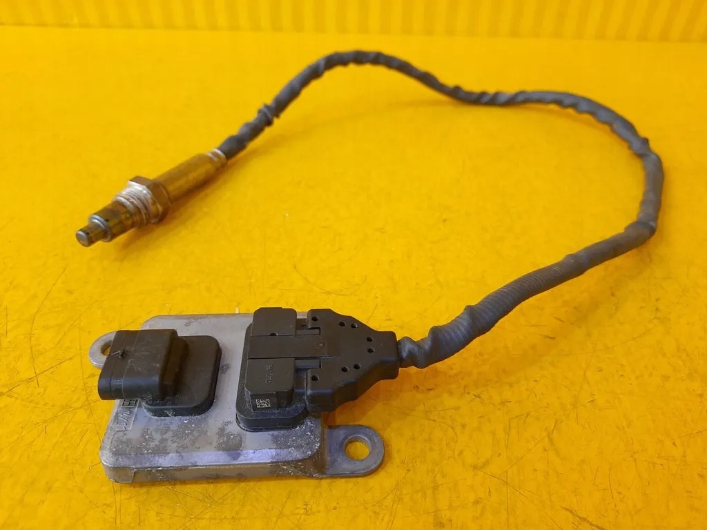 Mercedes W213 W205 LAMBDA PROBE A0009051512 Product image