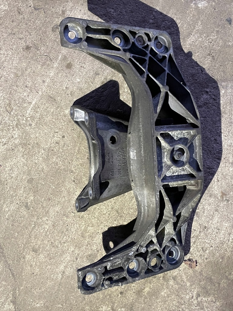ΜΑΞΙΛΑΡΙ ΠΑΤΟΥ ΚΙΒΩΤΙΟΥ BMW E60 E616761108 6761106 Product image