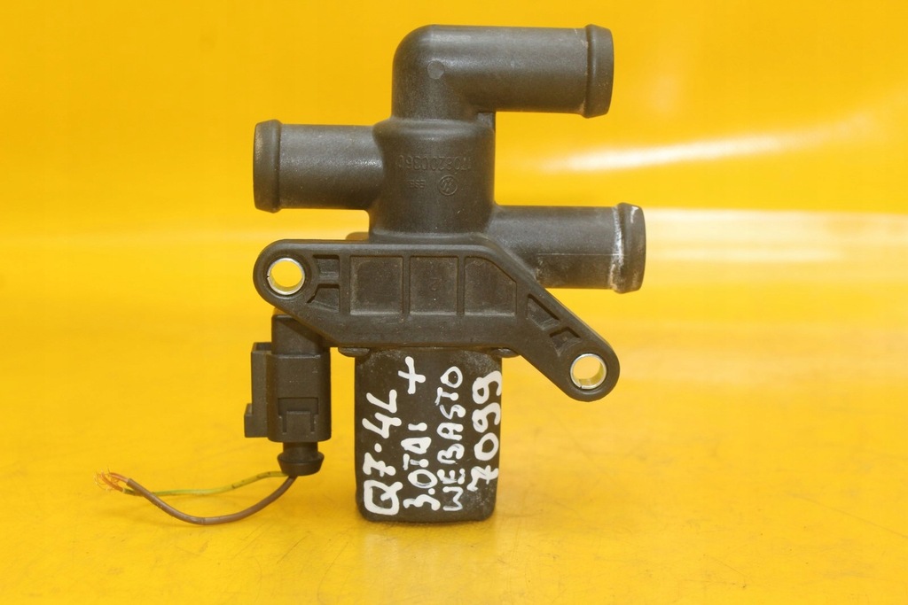 Elektrozdór Audi Q7 4L VW Touareg 1T0820036C Valve Heater Valve Product image