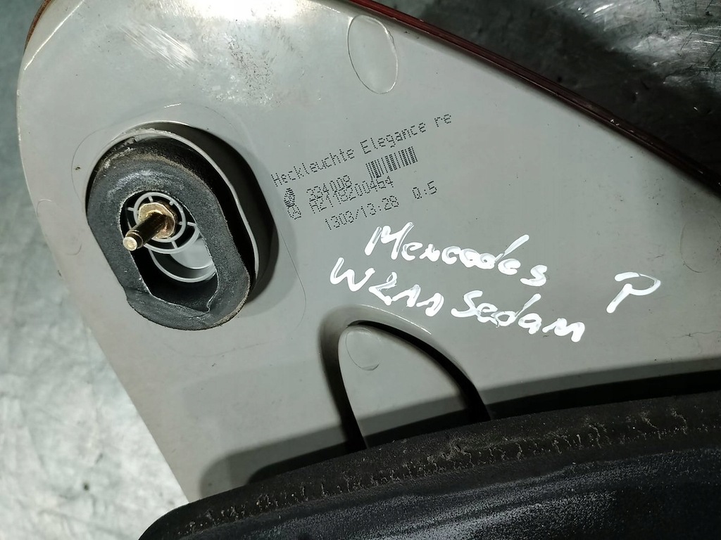 ΠΙΣΩ ΦΩΤΟ ΔΕΞΙΟ MERCEDES-BENZ W211 A2118200464 SEDAN Product image