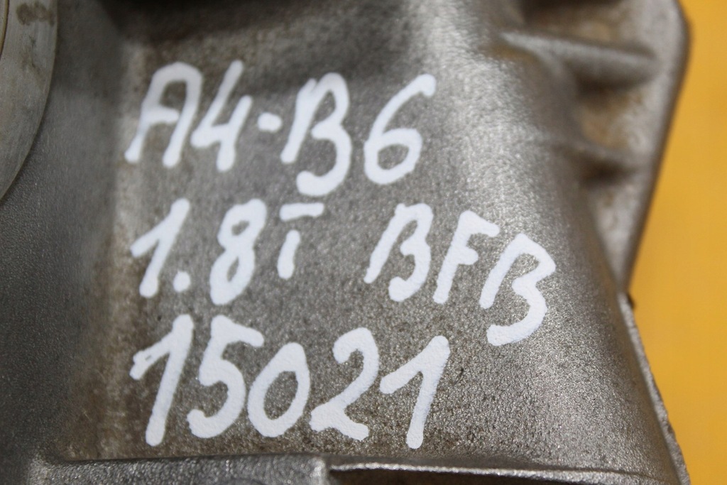 Βάση φίλτρου λαδιού Audi A4 B6 B7 Seat Skoda 1.8 T 06A115417 Product image
