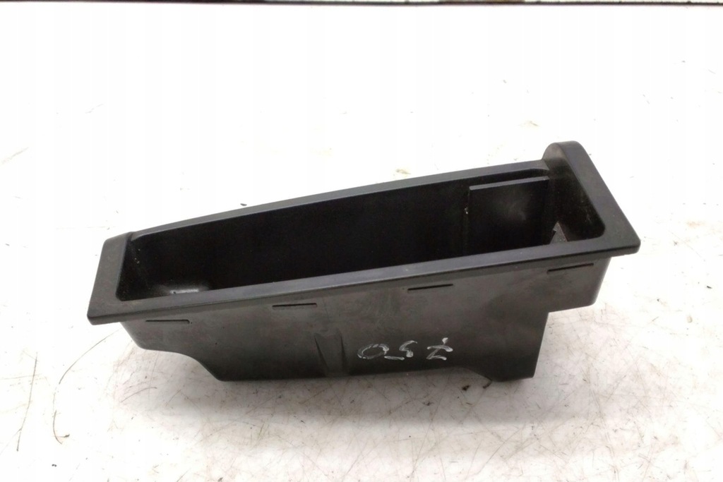 BMW Z4 Roadster (E85) 7026219 2.0L Βενζίνη 2006 Ashtray Product image