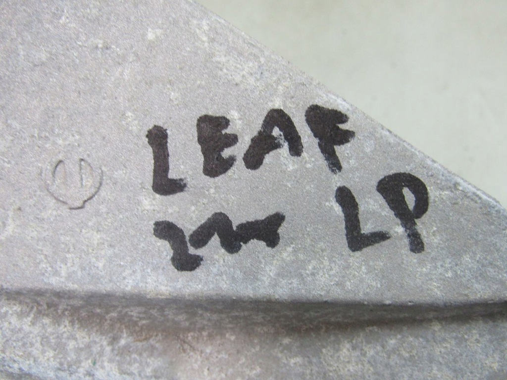 LEAF II ZE1 21R ΣΤΗΡΙΞΗ ΚΙΒΩΤΙΟΥ ΣΤΗΡΙΞΗΣ ΦΥΛΛΟ ΜΠΡΟΣΤΙΝΟ ΜΑΞΙΛΑΡΙ Product image