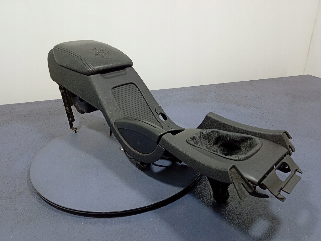 SAAB 9-3 II CENTER TUNNEL ARRMREST 12790310 Product image