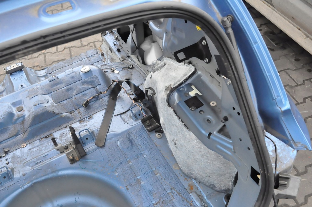 ΖΩΝΗ ΜΠΑΝΙΟΥ FORD FIESTA MK8 3D QARTER ΑΡΙΣΤΕΡΑ ΔΕΞΙ ΠΙΣΩ ΟΛΟΚΛΗΡΟ Product image