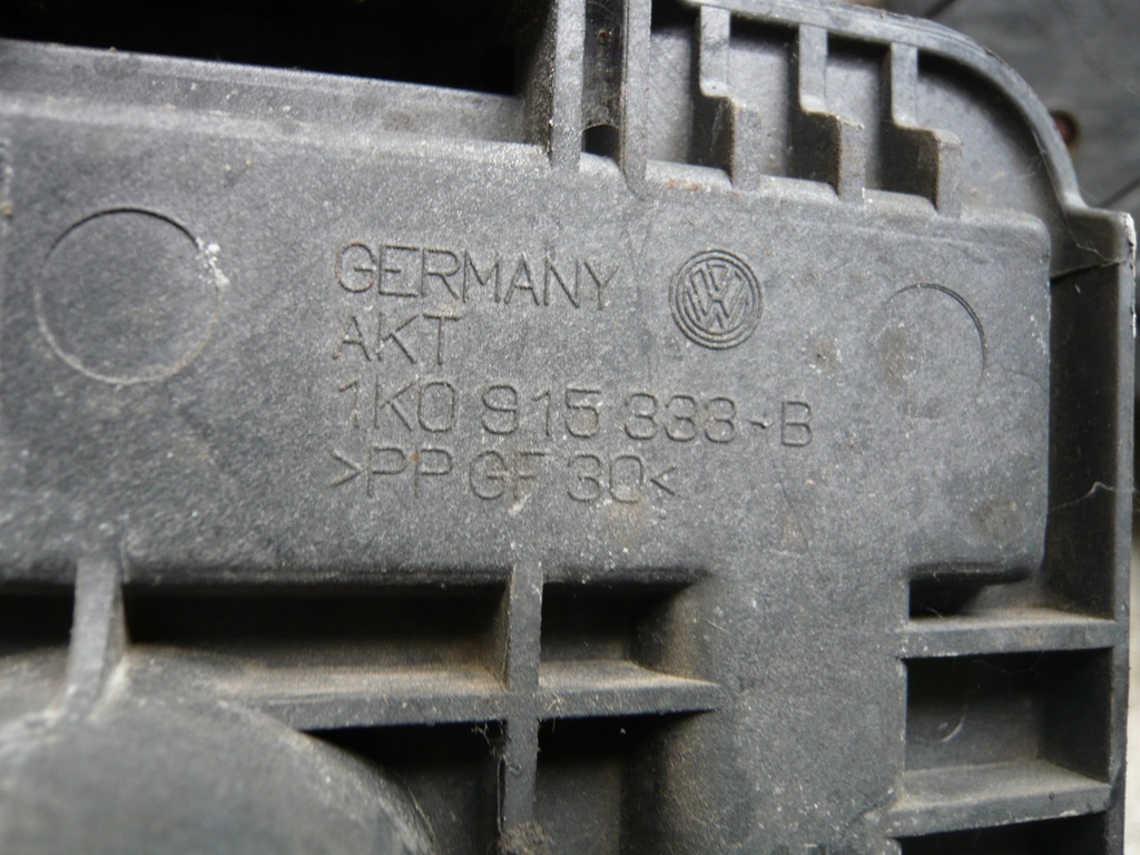 Βάση μπαταρίας 1K0915333B VW Audi Seat Skoda Product image