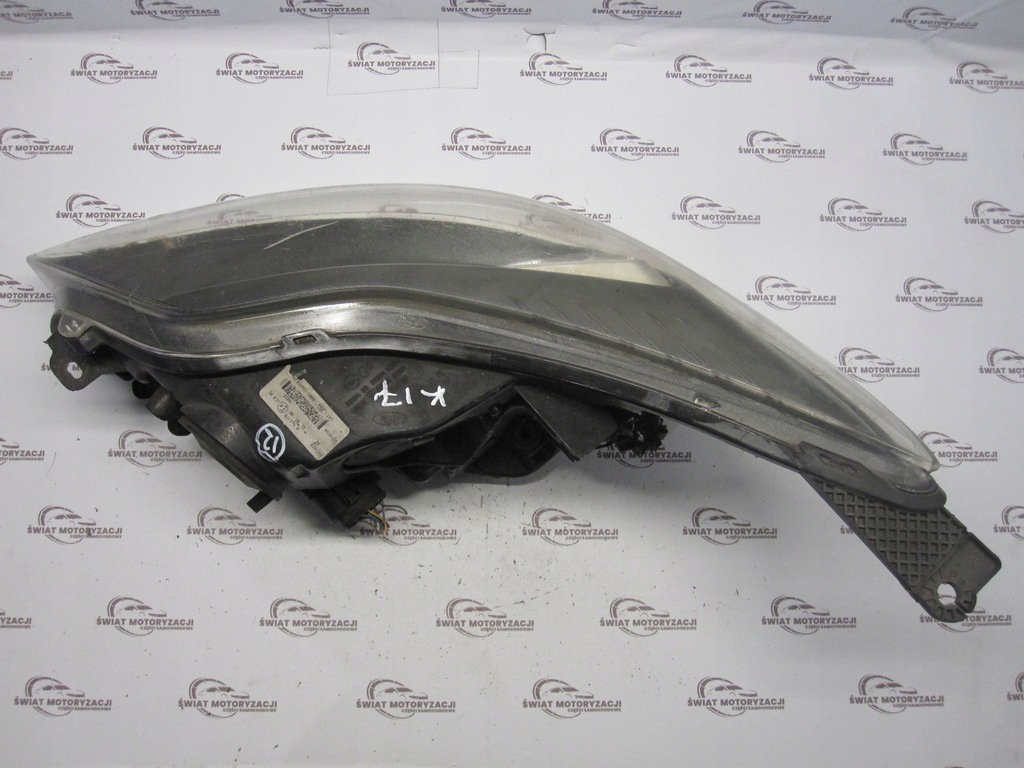 Ford Focus MK3 III 12R LAMP FROND BM51-13W029-DK Αγγλικά Product image