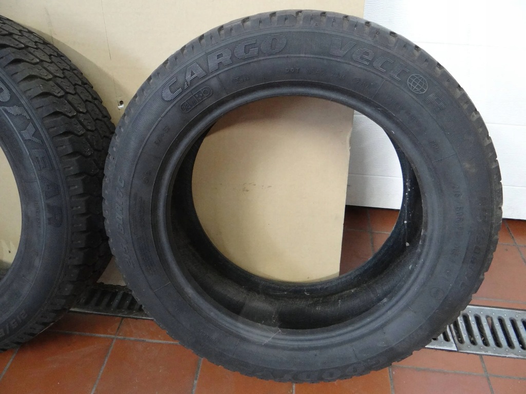 Χειμερινά ελαστικά 215/60 R17C Goodyear Cargo Vector 109/107T Product image