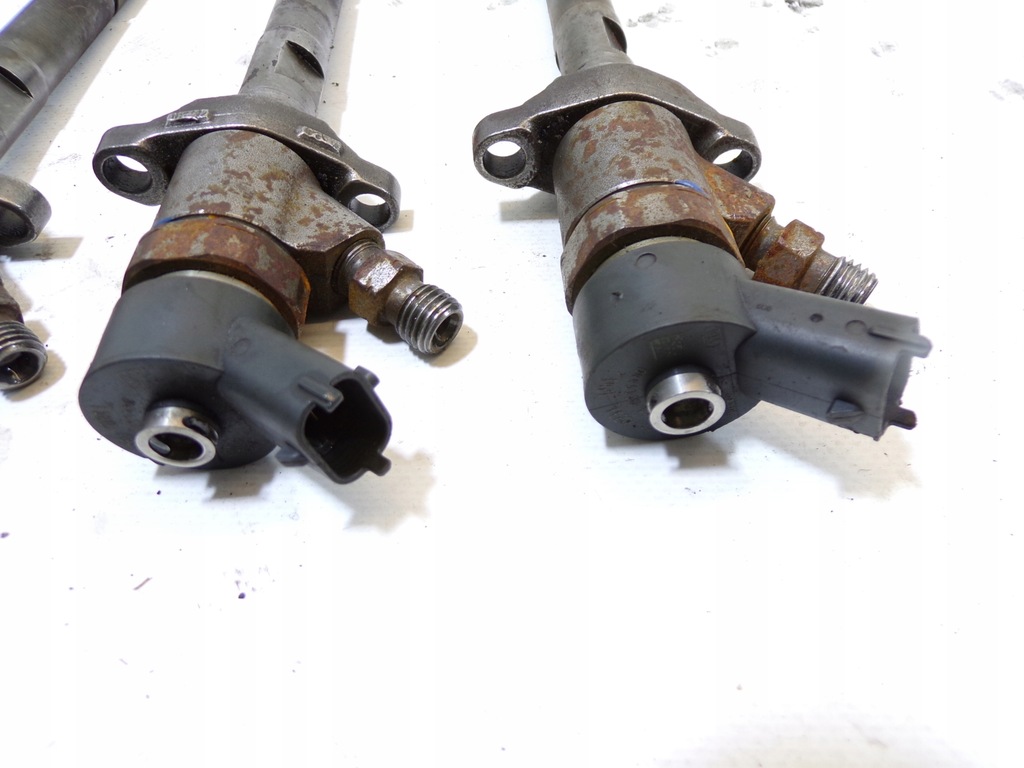 INJECTORS RENAULT 3.0 DCI 0445110168 Product image