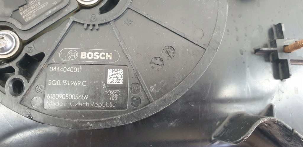 ADBLUE TANK PUMP VW T5 T6 MULTIVAN 7E0131877G 0444040011 5Q0131969C Product image