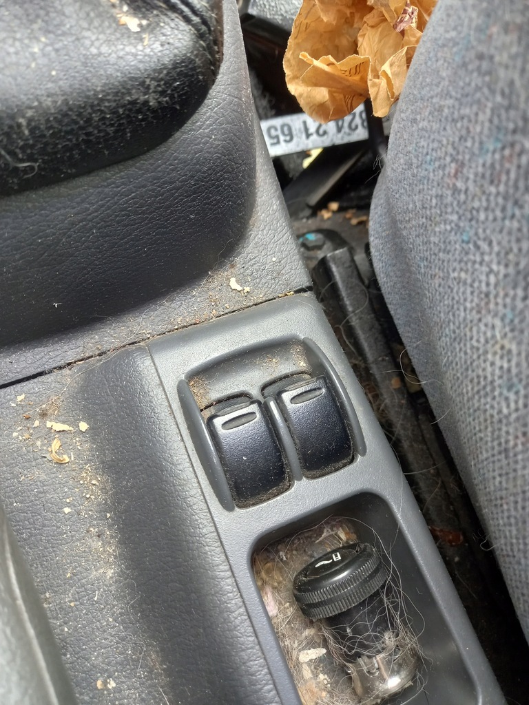 Λωρίδα για πίσω δεξιό φανάρι DAEWOO LANOS 96-2000 1.6 βενζίνης Product image