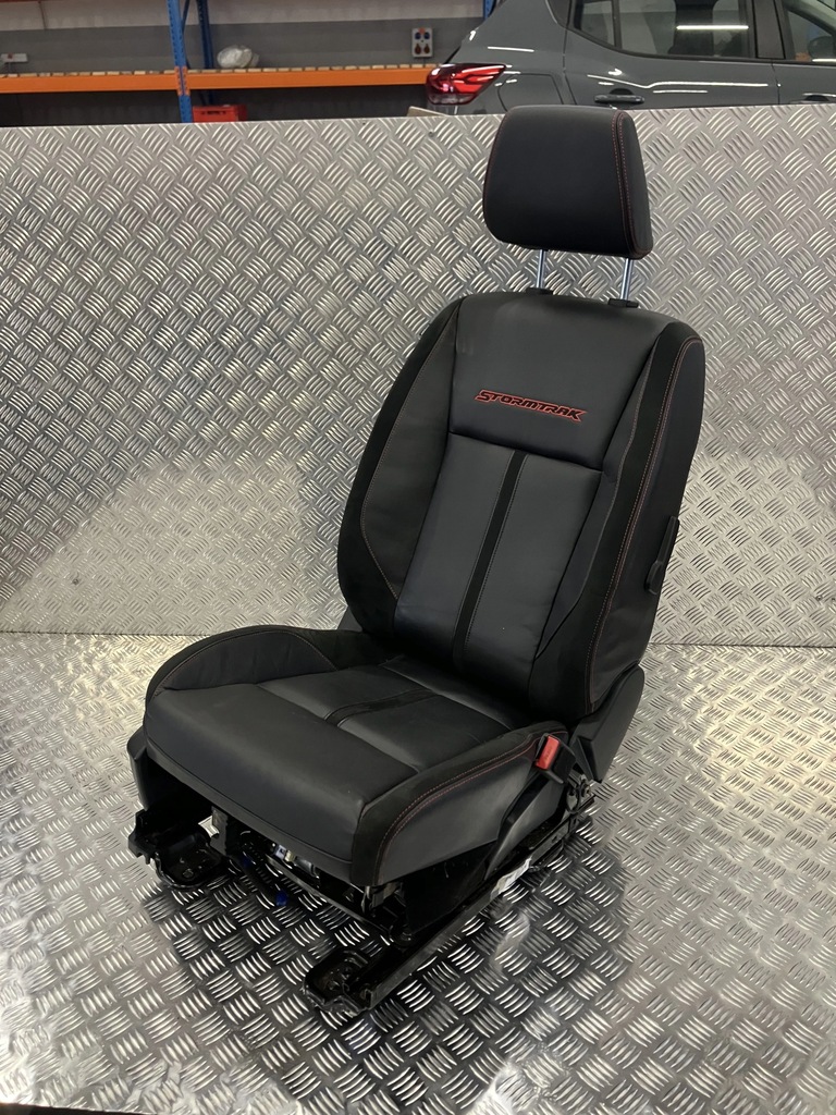 ΔΕΞΙ ΗΛΕΚΤΡΙΚΟ ΘΕΡΜΑΝΙΣΜΕΝΟ ΚΑΘΙΣΜΑ FORD RANGER 19- 4D STORMTRAK Product image