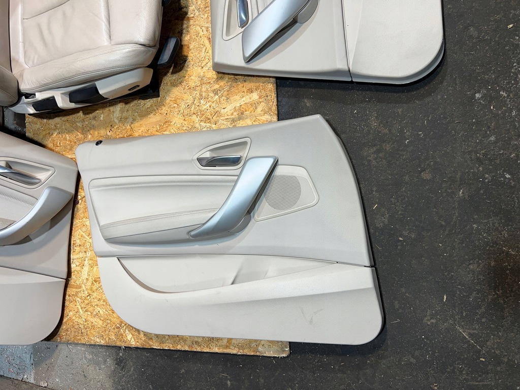 ΚΑΘΙΣΜΑΤΑ BMW 1 F20 UK, ΔΕΡΜΑΤΙΝΟ ΣΕΤ OYSTER ΜΗ ΘΕΡΜΕΝΟΠΟΙΗΜΕΝΟ, ΑΓΓΛΙΚΗ ΕΚΔΟΣΗ Product image