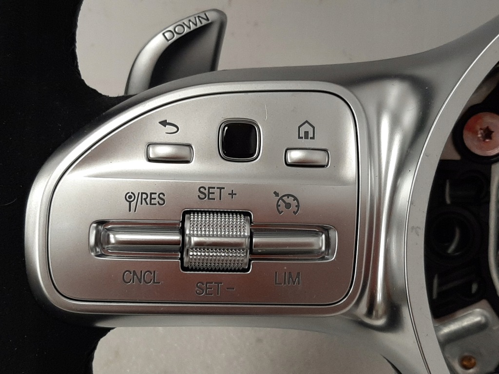 Θερμαινόμενο τιμόνι Carbon Alcantara Mercedes AMG Product image