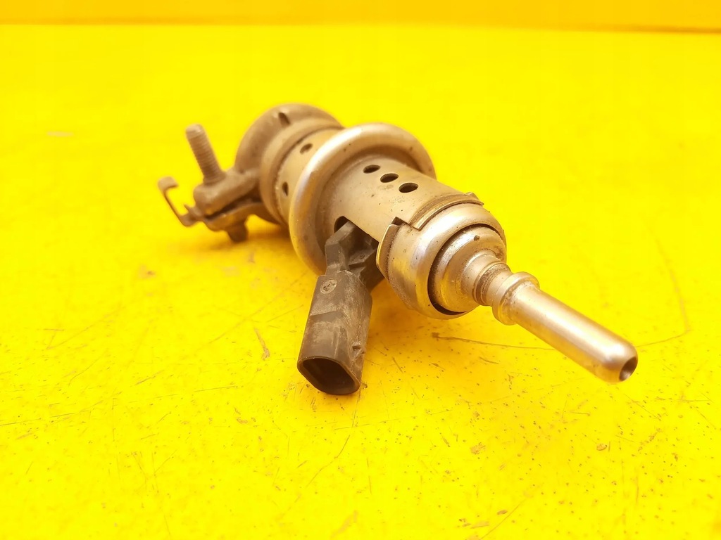 Mercedes-Benz Sprinter W907 ADBLUE INJECTOR A0004900200 Product image