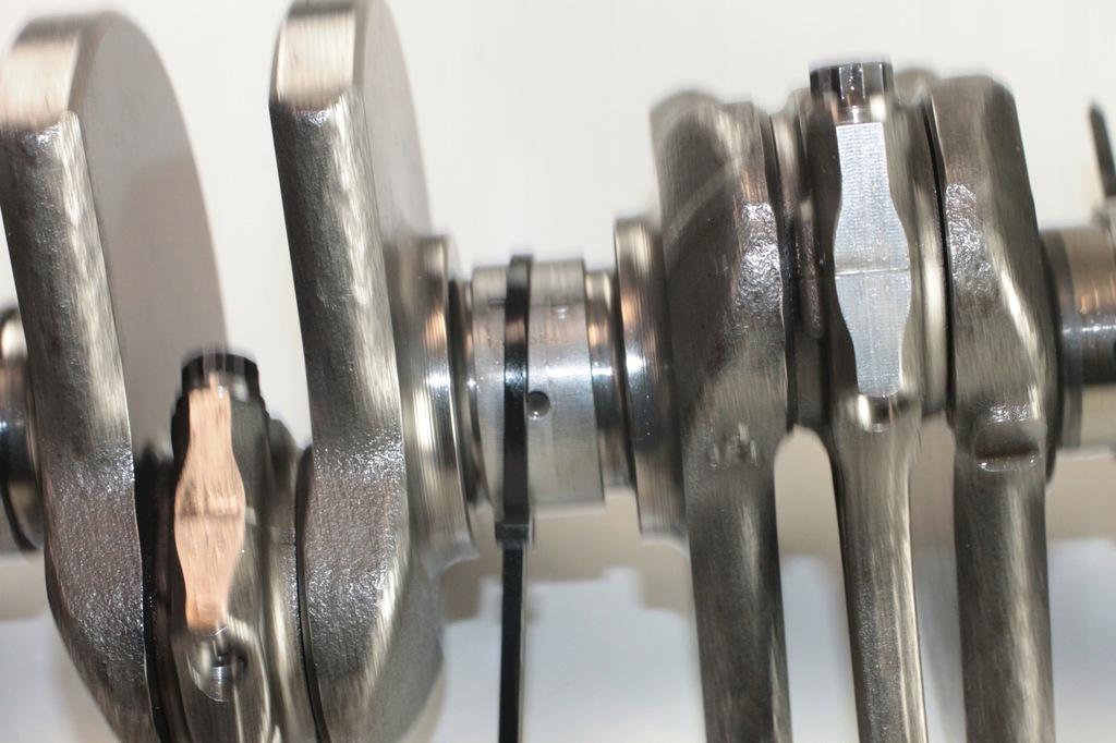 APRILIA TUONO 660 ΣΤΡΟΦΑΛΟΣ ΜΑΓΝΗΤΗΣ ΤΡΟΧΟΣ Product image