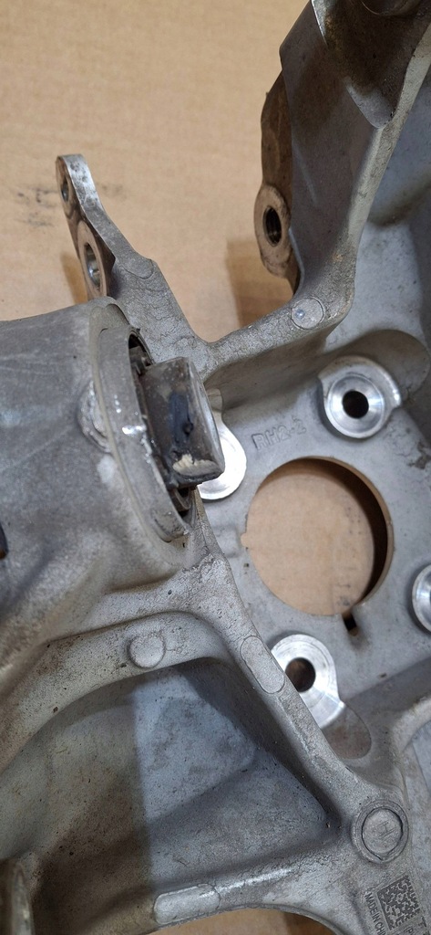 Ο πίσω οπίσθιος διακόπτης Tesla S Plaid 1420416-00-J Product image