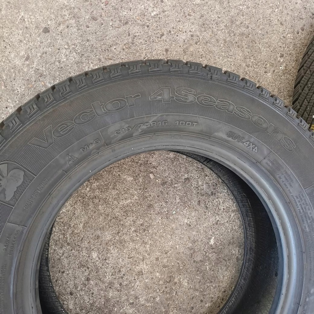 Tire 215/70/16 Goodyear Vector 4Seasons (E6685) Product image
