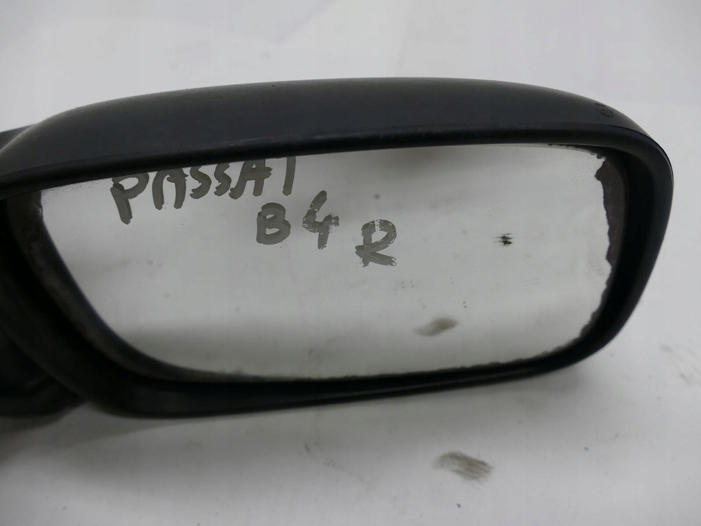 ΔΕΞΙΟΣ ΧΕΙΡΟΚΙΝΗΤΟΣ ΚΑΘΡΕΠΤΗΣ VW PASSAT B4 Product image
