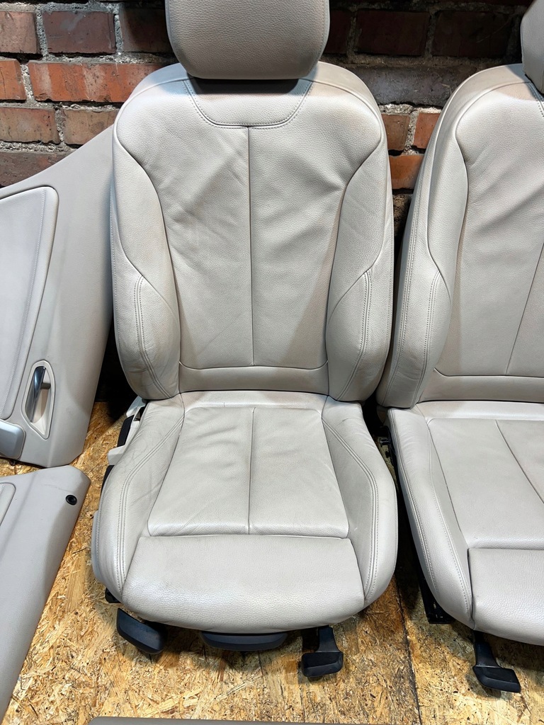ΚΑΘΙΣΜΑΤΑ BMW 1 F20 UK, ΔΕΡΜΑΤΙΝΟ ΣΕΤ OYSTER ΜΗ ΘΕΡΜΕΝΟΠΟΙΗΜΕΝΟ, ΑΓΓΛΙΚΗ ΕΚΔΟΣΗ Product image