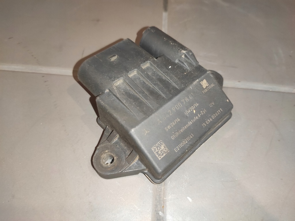 MERCEDES W221 OM642 3.0D GLOW PLUG RELAY MODULE A6429007801 ORIGINAL Product image