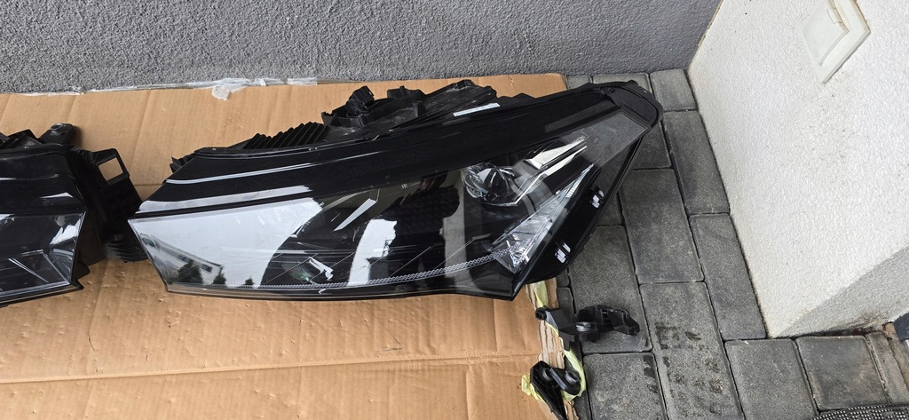 ΛΑΜΠΑ VOLVO V40 ΔΕΞΙΑ LED 31677019 Product image