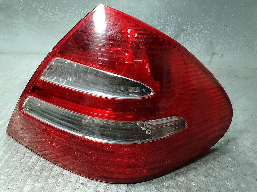 ΠΙΣΩ ΦΩΤΟ ΔΕΞΙΟ MERCEDES-BENZ W211 A2118200464 SEDAN Product image