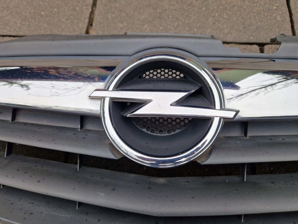 Opel Corsa D Πριν ανυψώσει το μπροστινό προφυλακτήρα Dummy Chrome 13179940 06-2011 Product image