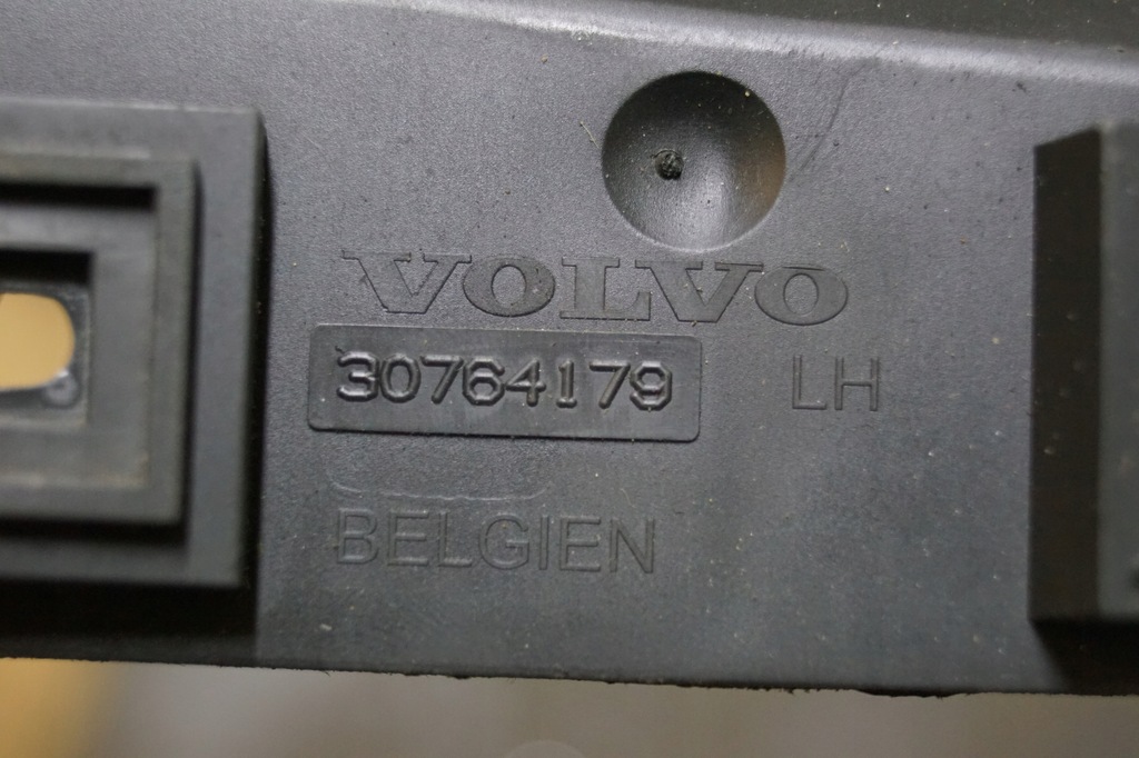 ΣΥΡΟΜΕΝΟ ΠΙΣΩ ΑΡΙΣΤΕΡΑ 30764179 VOLVO V50 Product image