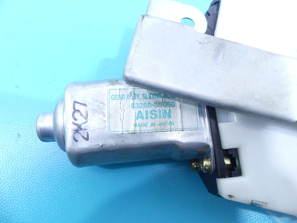 TOYOTA LAND CRUISER 120 SUNROOF MOTOR Product image