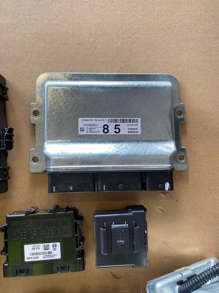 RENAULT CAPTUR II HYBRID COMPUTER BCM 259154859R 284B29294R 237A00158R Product image